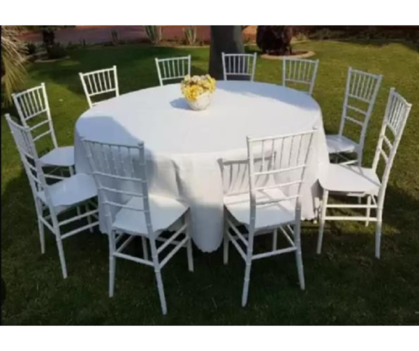 Round Tables  with Chairs